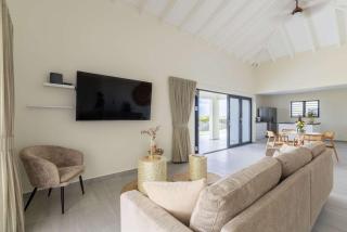 Altura - Luxury 3BR Penthouse by Mambo Beach - 8