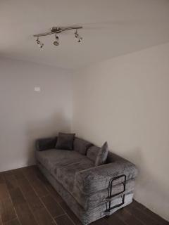 Cozy Urban Apartment - 8