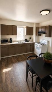 3bdrm Apt next to Airport-Downtown 7 min drive - 5