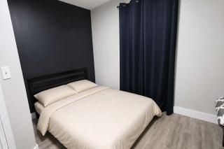 2 Story Home for Families-Sleeps 12 pax- 5 min Downtown - 5