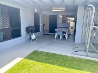 Spacious Family Retreat - 2