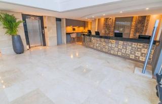 Luxurious 3-Bedroom Apartment with Shared Pool in Bolvar - 1