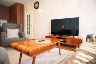 Double Bedroom Luxurious Apartment - 3
