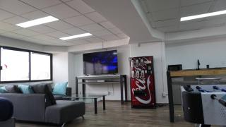Modern Loft King Bed, Wifi Smart Lock - 0