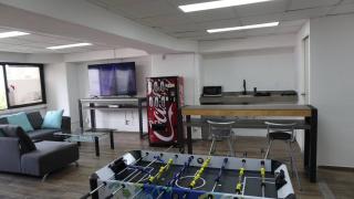 Modern Loft King Bed, Wifi Smart Lock - 8
