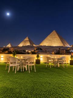 LE Alibaba Pyramids Boutique - 0