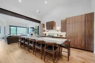 Park City Luxury 4BR Retreat - Private Hot Tub, Fire Pit, Gourmet Kitchen - 1061 home - 7