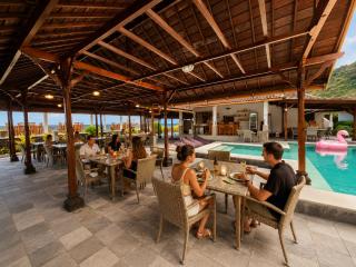 Hidden Gem 2 bedrooms Beachfront Bungalow In Karangasem - 4