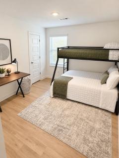The Laredo - A Modern 4 BR house near Bentonville - 1