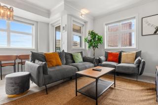 Waterfront 2 Bedroom And 2 Bath Downtown Urban Escape - 9