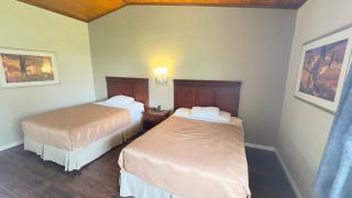 Town & Country Motel - 2