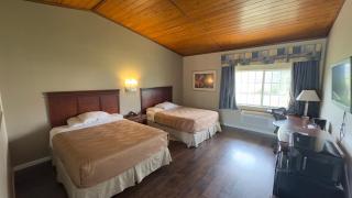 Town & Country Motel - 1