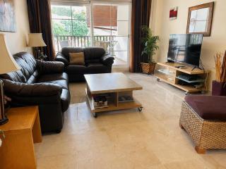 Spacious 3-Bedroom Apartment with Padel and Free Parking - 8