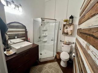12 BDR ID Retreat, Hot Tub, beds for 37+, Events - 2