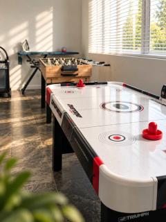 Central Austin Luxury - Hot Tub - Game Room - Private Gate - 3