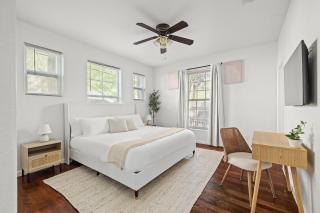 Central Austin Luxury - Hot Tub - Game Room - Private Gate - 2