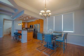 Spacious 5BR Family Retreat NOVA Free Parking - 2