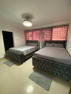 Bristol Home in Naime 3 - 5