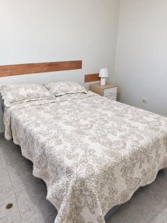 Centrally-located mini apartment with private entrance - 2