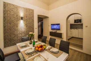 4BDR Historical Spirit Apt by Ruterra - Prague - 3