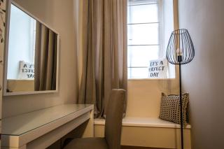 4BDR Historical Spirit Apt by Ruterra - 8