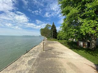 Peaceful Lakefront Living Breathtaking 3-BR Home - 5