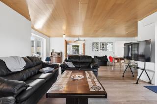 Spacious House With Ev Charger In Peaceful Area - 9