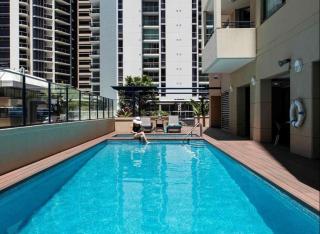 CBD Central - 1BDR Apt - Sebel 4 Star Resort - 2