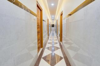 Super Townhouse Gachibowli Near Sky View - 6
