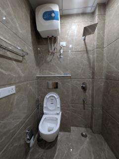 The Lodgers Superior 1 BHK Apartments Near Sector 42-43 Metro - 3