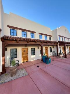 Casa De Hot Springs - 1
