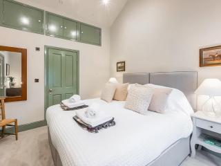 Coach House - Ukc9986 - 1