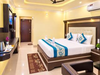 Hotel Bollywood Ashish Puri - Premium Beachside Stay with Modern AC Rooms, Free Wi-Fi & Family-Friendly Comfort Near Puri Sea Beach - 7