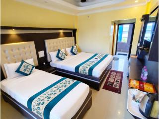 Hotel Bollywood Ashish Puri - Premium Beachside Stay with Modern AC Rooms, Free Wi-Fi & Family-Friendly Comfort Near Puri Sea Beach - 6
