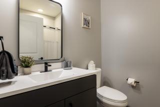 Modern 1BR Walk to West Side Market & Downtown - 8