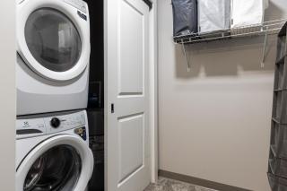 Modern 1BR Walk to West Side Market & Downtown - 3