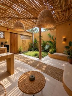 Charming garden villa, walk to town - 5