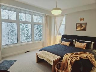 Beautiful Muskoka Cottage with Games, BBQ & Views - 2