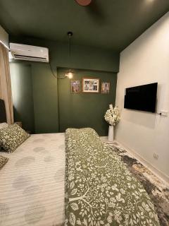 The Olive Groove - Cozy Apartment in DHA - 8