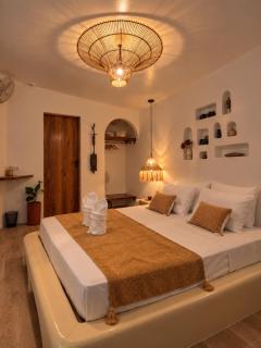 Charming garden villa, walk to town - 8