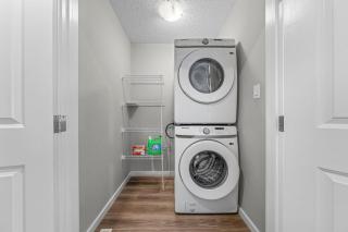 3BHK Close to Airport Backyard Single Family - 3
