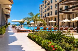 Aqua Fun Apartment - Sea & Pool Views, Private Beach - 7