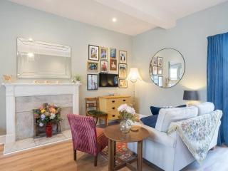 The Nook - Ukc9987 - 9