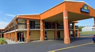 Days Inn by Wyndham Okmulgee - 8