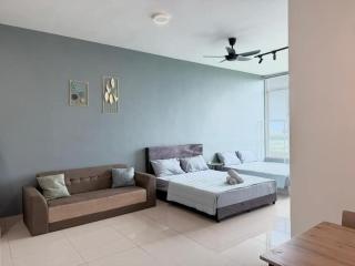 JB City Sunset Studio Paradigm Sutera & UTM Wifi 4pax - 6