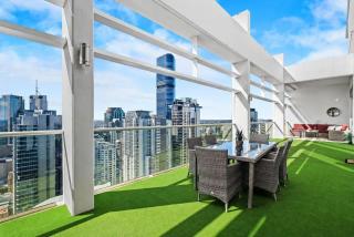 Lvl 39 Penthouse - 55m2 balcony - Sleep 8 Sky Home - 6