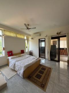Private Room & Terrace Near Airport Smart Stay - 1