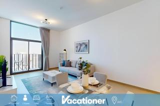 Vacationer Holiday Homes I Tranquil 1 Bedroom l Pool Access l JVC - 0