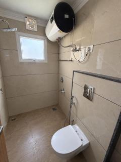 Luxurious 2 Bedroom Apartment in Srinagar - 3