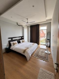 Luxurious 2 Bedroom Apartment in Srinagar - 7